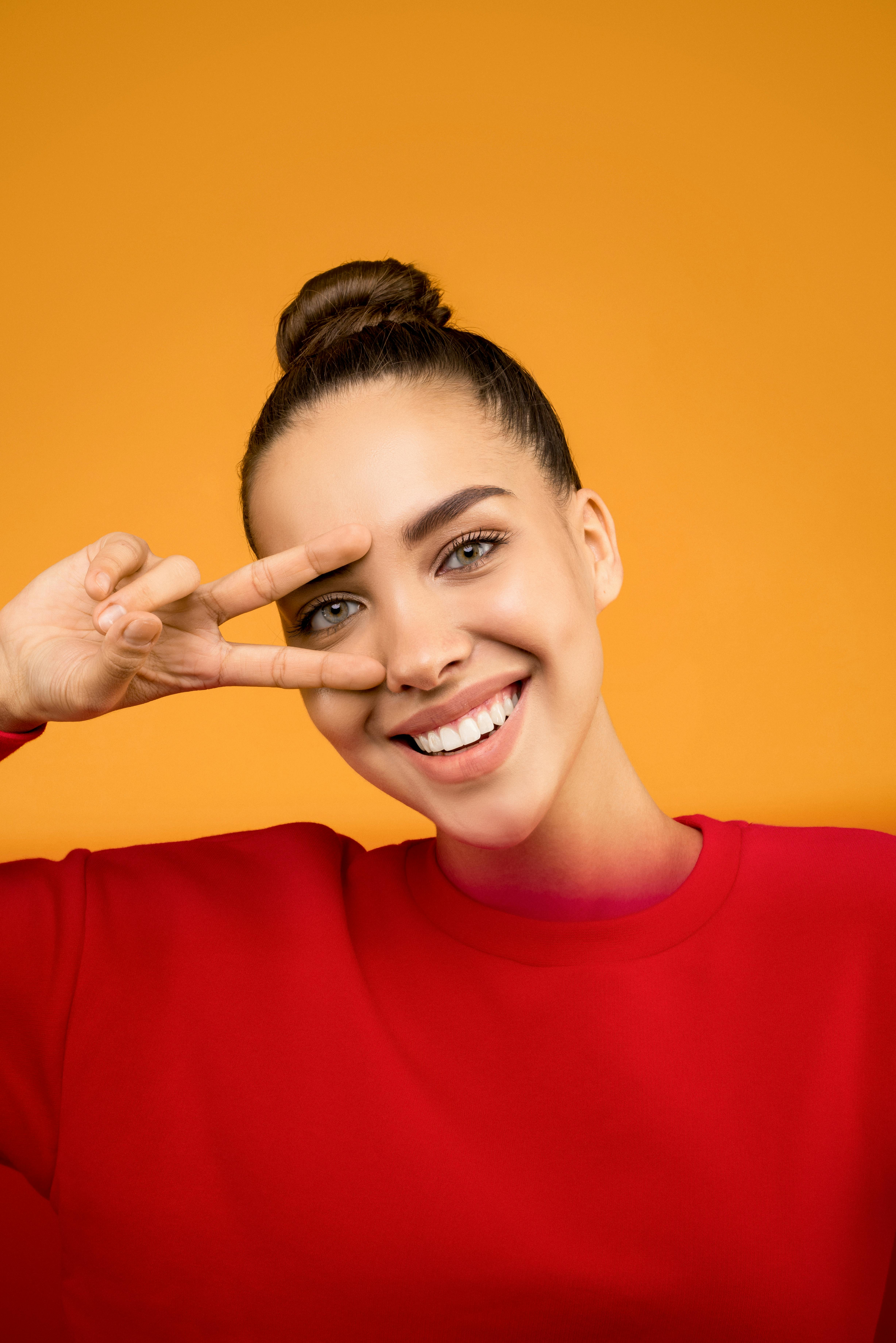 霓虹静默电影海报图